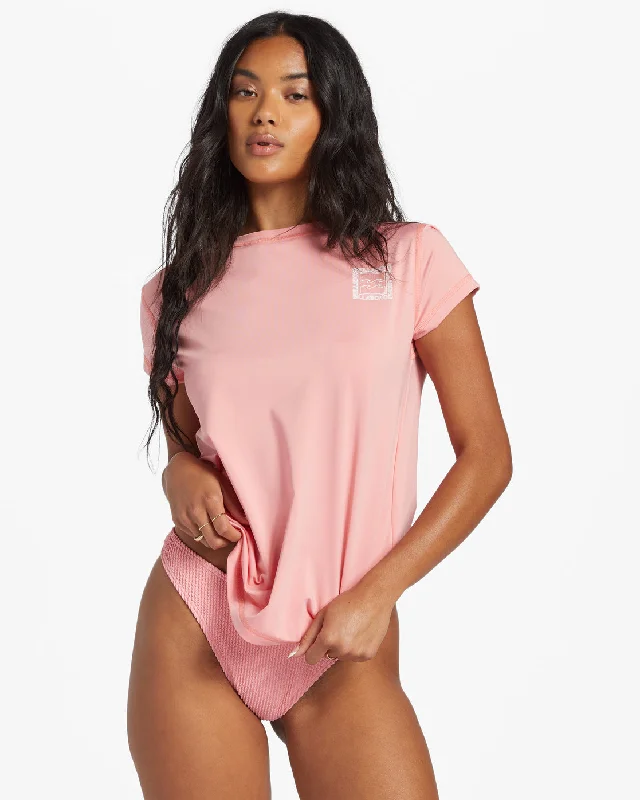 Core Sunday Surf Short Sleeve Rashguard Short Sleeve Surf Tee - Flamingo Casual Formal Business Core Sunday Surf Short Sleeve Rashguard Short Sleeve Surf Tee - Flamingo Casual Formal Business