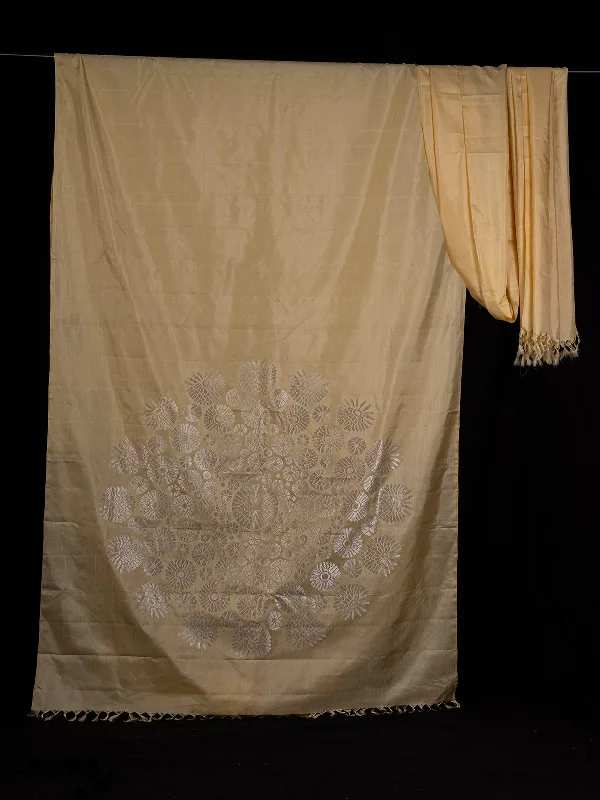Shibori Saree Offwhite With Blouse Piece Balloon Sleeve Blouse