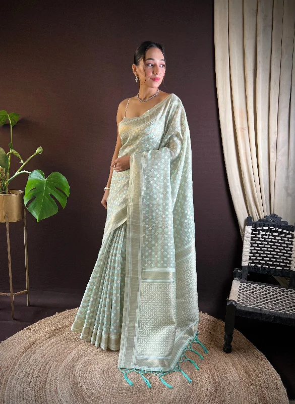 Women Party Wear Jari Weaving Worked Khicha Silk Saree With Un Stitched Blouse Vintage Lace Blouse Women Party Wear Jari Weaving Worked Khicha Silk Saree With Un Stitched Blouse Vintage Lace Blouse