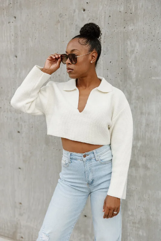 CHEYENNE V-NECK COLLAR WITH DROP SHOULDER SWEATER IN IVORY Jersey Fabric Tulle Fabric Batik Fabric CHEYENNE V-NECK COLLAR WITH DROP SHOULDER SWEATER IN IVORY Jersey Fabric Tulle Fabric Batik Fabric
