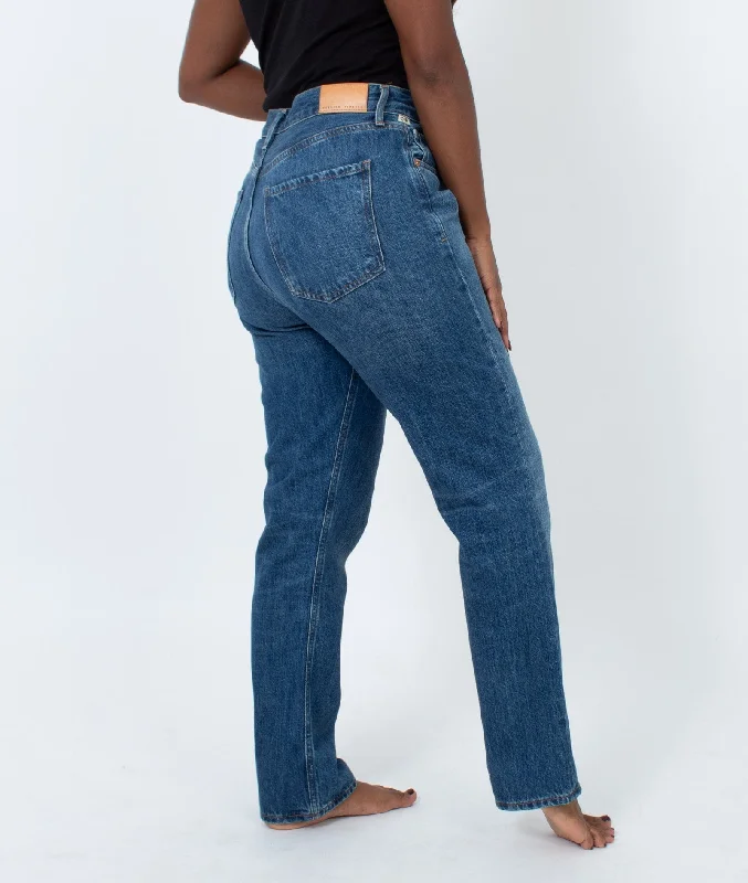 "Charlotte" Straight Jeans Trendy Plus Size Jeans