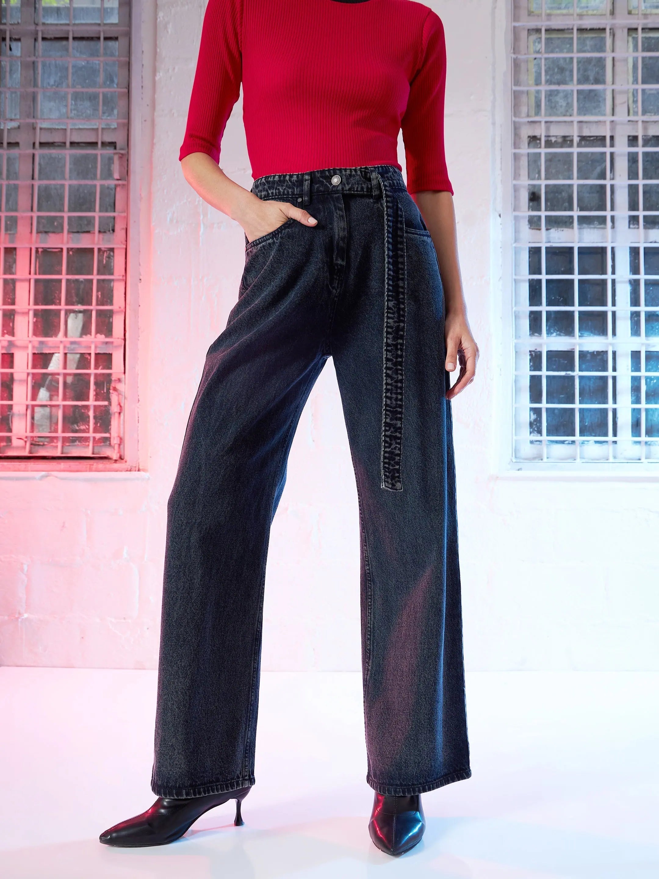 Women Black Denim Belted Straight Fit Jeans Trendy Vintage Denim Jeans
