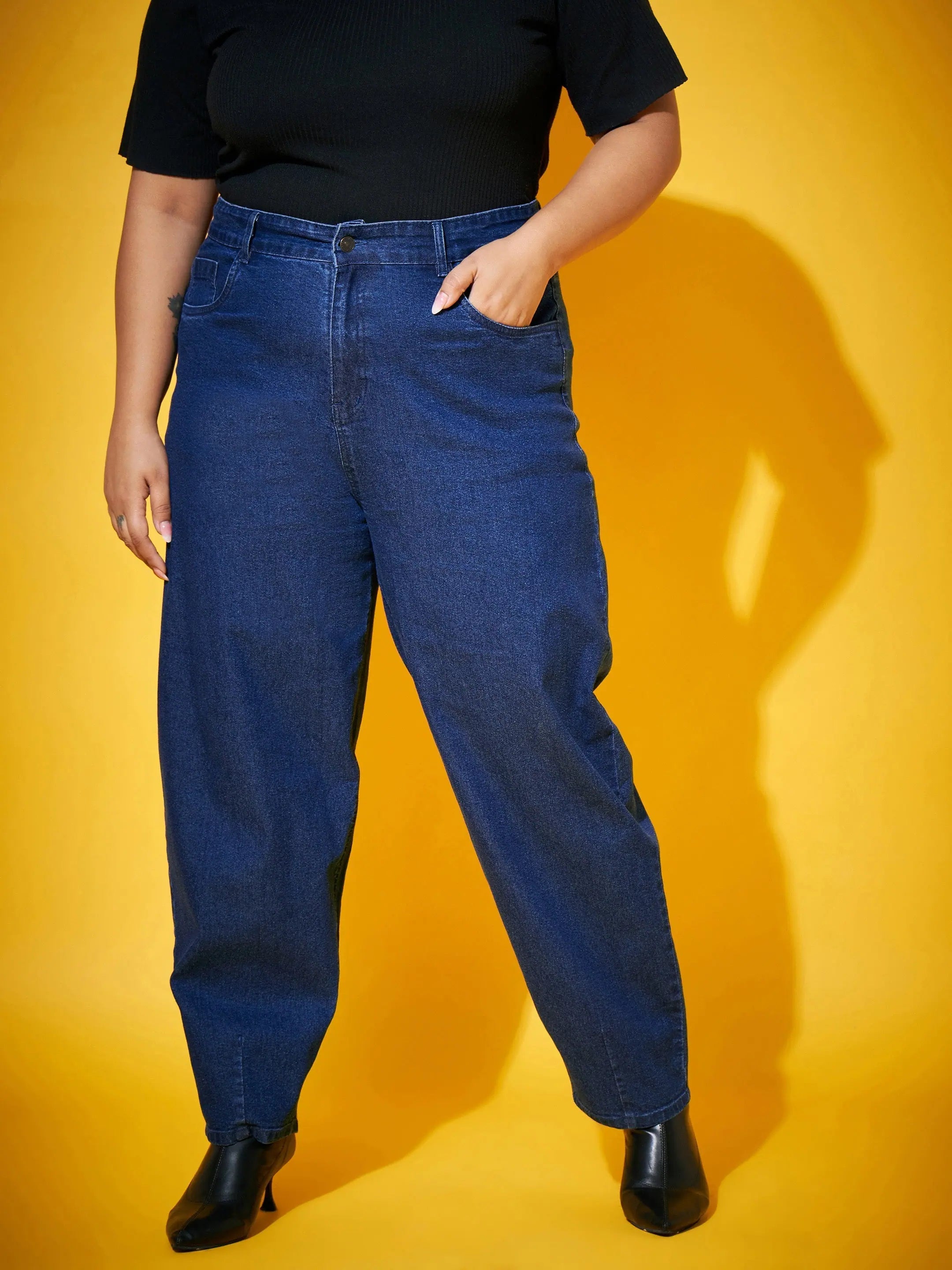 Women Blue Wash Balloon Fit Jeans Stylish High-Waist Jeans