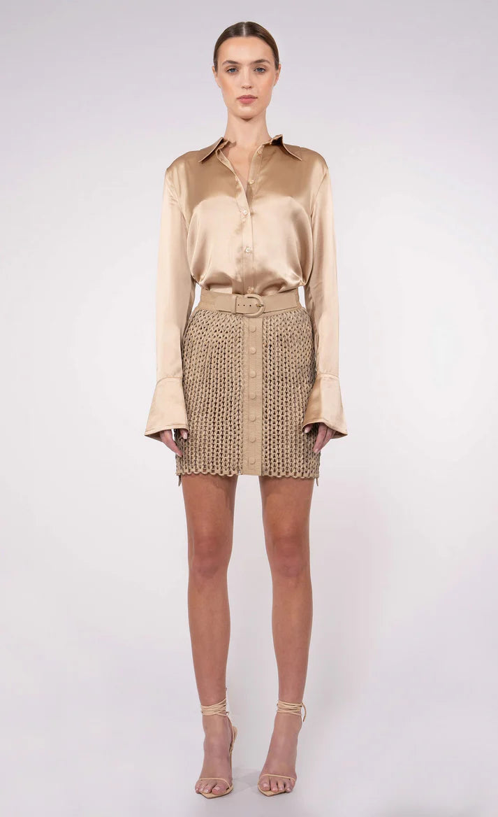 Nonchalant Kaiden Skirt in Sand ruffled skirt detail